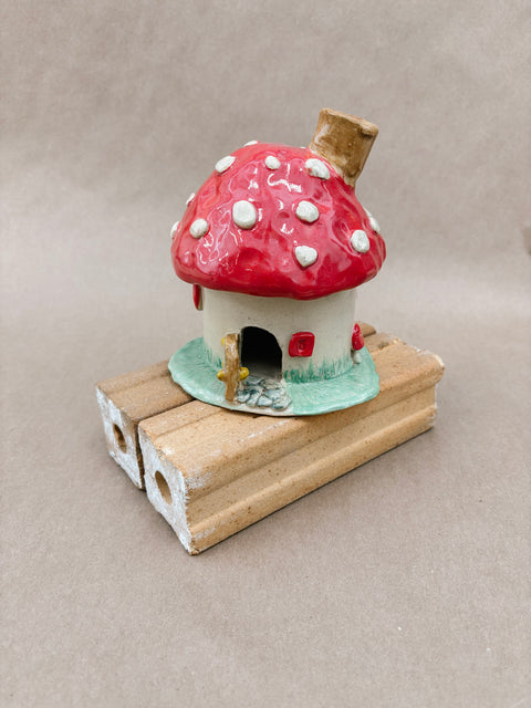 Pottery – Hand Building (8 classes)