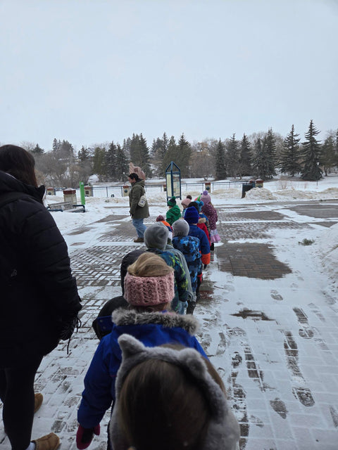 Animals + Seasons at the Museum Winter Program: Bookings that occur from November – March explore what plants and animals do during the winter season. - Arts and Heritage St. Albert