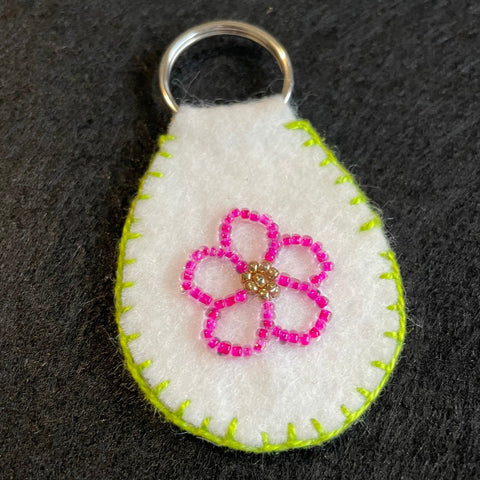 Heritage Harvest Fest – Métis Beading – Simple Floral Keychain - Arts and Heritage St. Albert